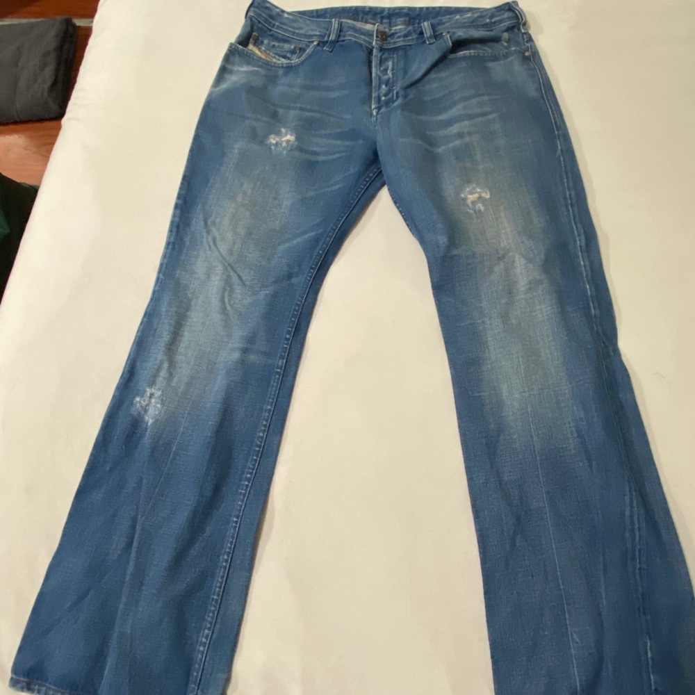 Men’s Diesel distressed Jeans